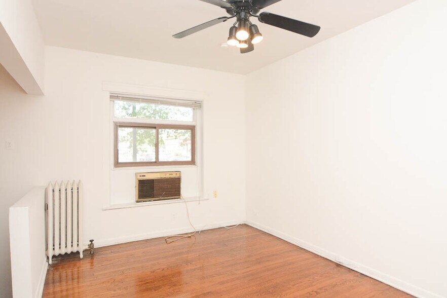 Building Photo - 3036 N Halsted St
