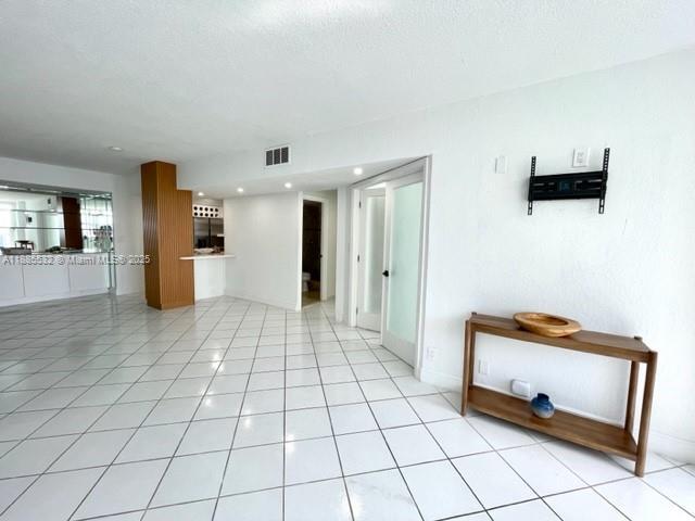 Building Photo - 3725 S Ocean Dr