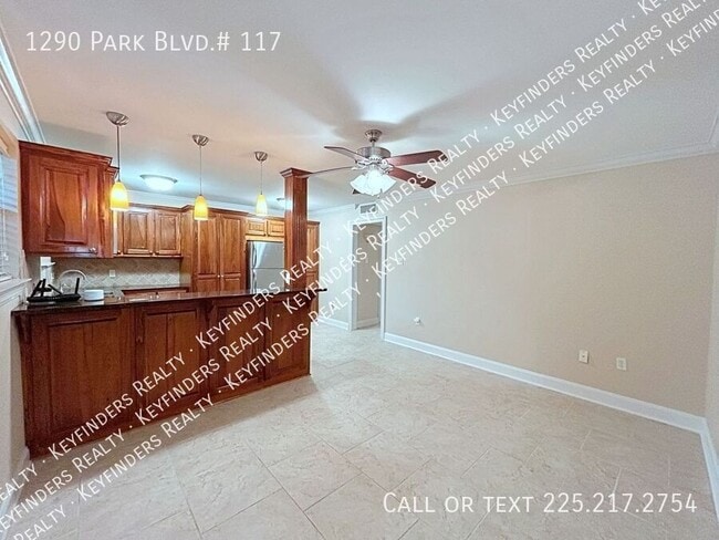Building Photo - 1290 Park Blvd