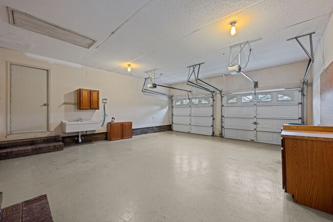 Building Photo - Private Dock Waterfront! Beautiful 3BR/2BA Gem in Fairfield Harbour!