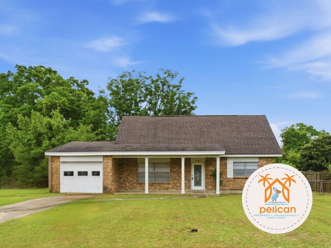 Building Photo - 4-Bedroom Home in a Prime Pensacola Location