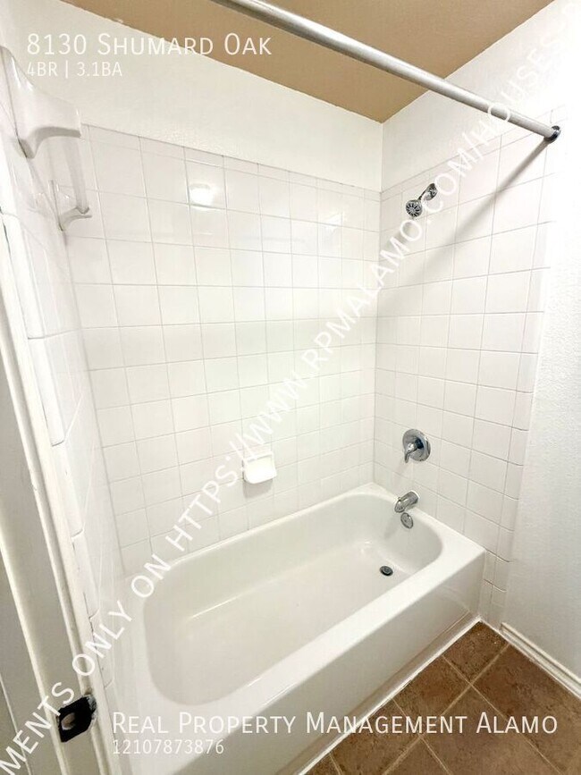 Building Photo - 8130 Shumard Oak Dr