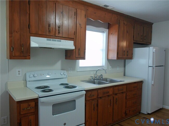 Building Photo - 212 N Kalmia Ave