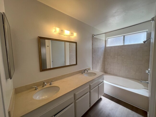 Building Photo - ***$1000 off of 1st months rent*** Condo N...