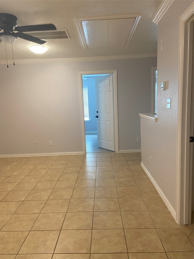 Building Photo - 3304 Twp Grove Ln