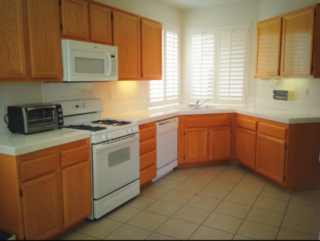 Building Photo - 745 Big Spring Dr