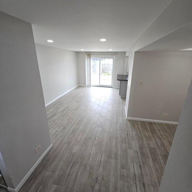 Building Photo - 9268 Barberry Ln