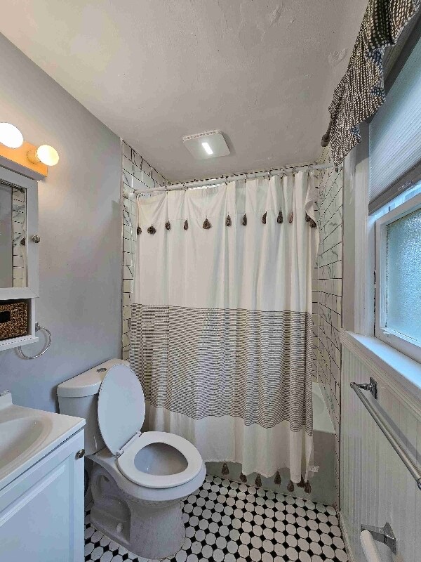 Building Photo - 3717 Charloe Ct