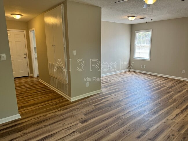 Building Photo - 457 Mulligan Dr