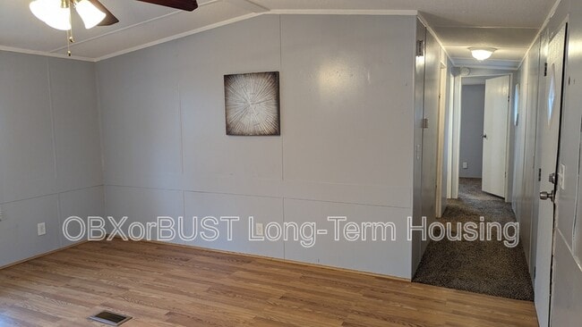 Building Photo - 106 Sumac Ln