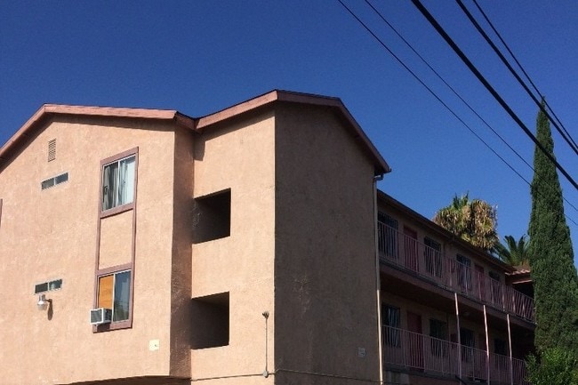 Building Photo - 466 N Westmoreland Ave