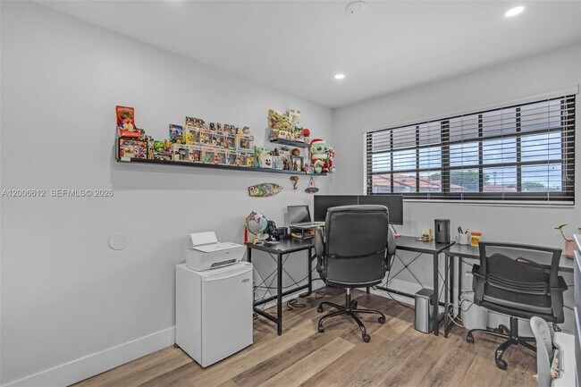 Building Photo - 5725 SW 132nd Ct