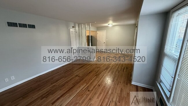 Building Photo - South KC Ranch on Cul de Sac, Finished Basement, Section 8 OK!