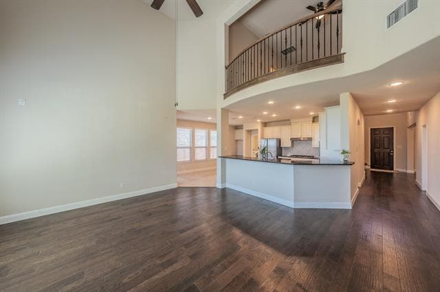 Building Photo - 15505 Bluffdale Dr