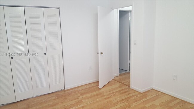 Building Photo - 11860 SW 92nd Ln