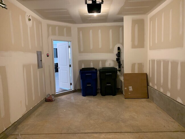 Building Photo - 6323 Andante Ave