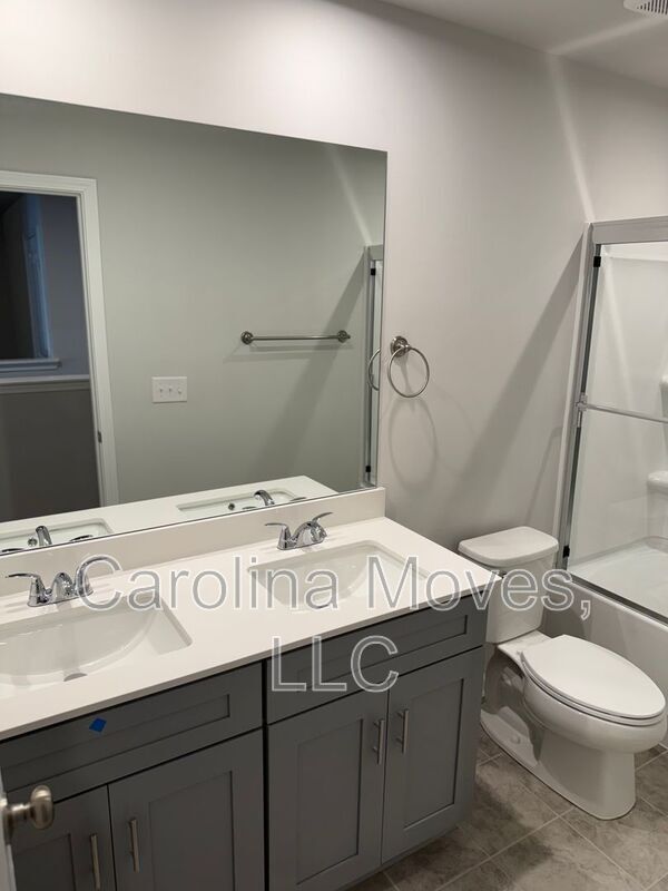 Building Photo - 417 Mariene Dr