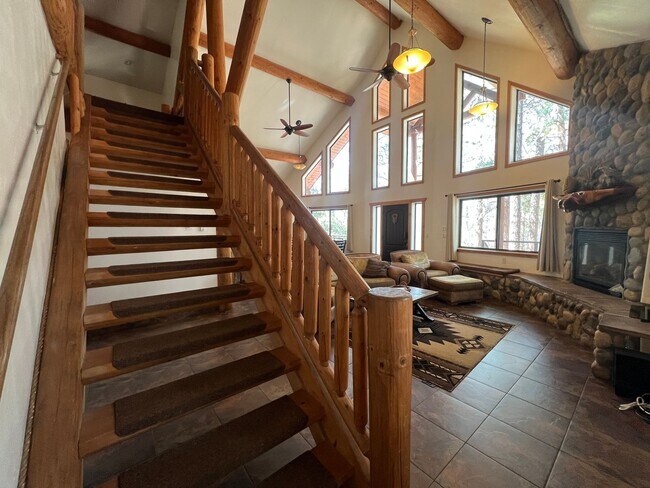 Building Photo - 3 Bedroom, 2.5 Bath Mountain Home on 1 Acre