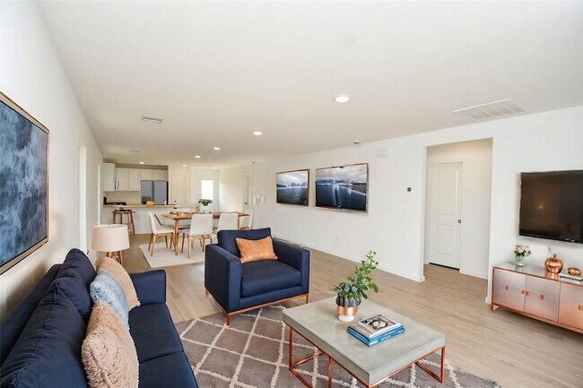 Building Photo - 1542 San Sebastien Dr