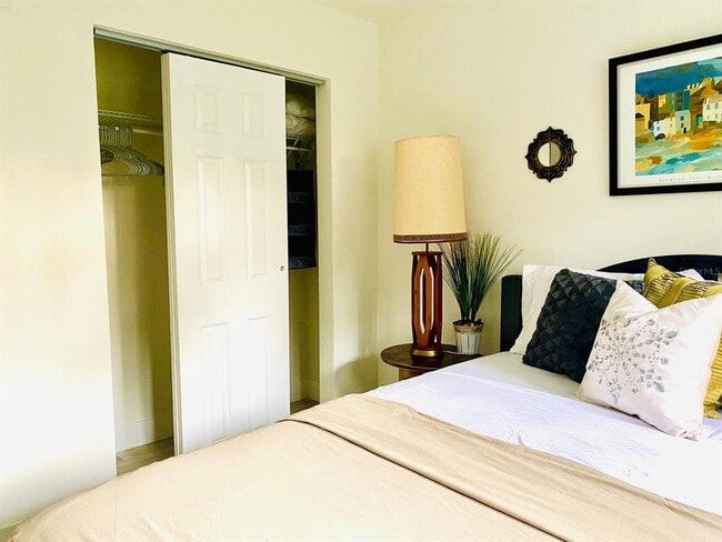 Building Photo - 415 Mapleway