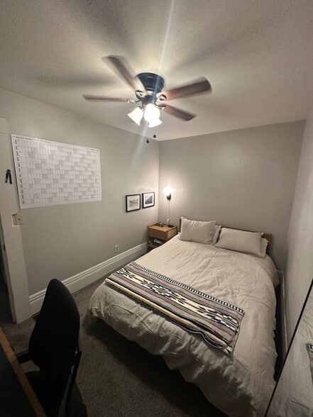 2nd room - 1112 N Washington St
