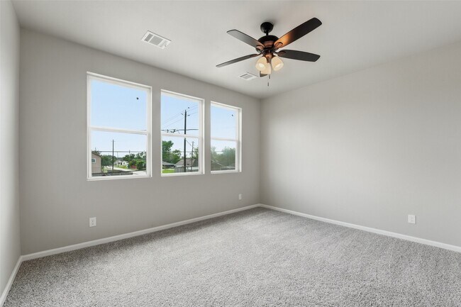 Building Photo - 4307 Larkspur St