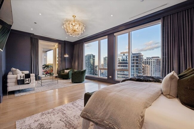 Building Photo - 9 W Walton St