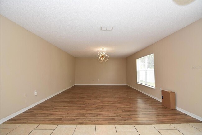 Building Photo - 27 Riverdale Ln