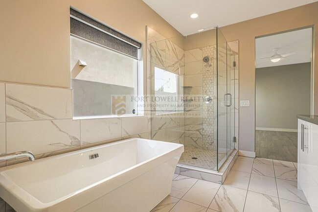 Building Photo - Amazing Rental in Lower Arcadia available ...