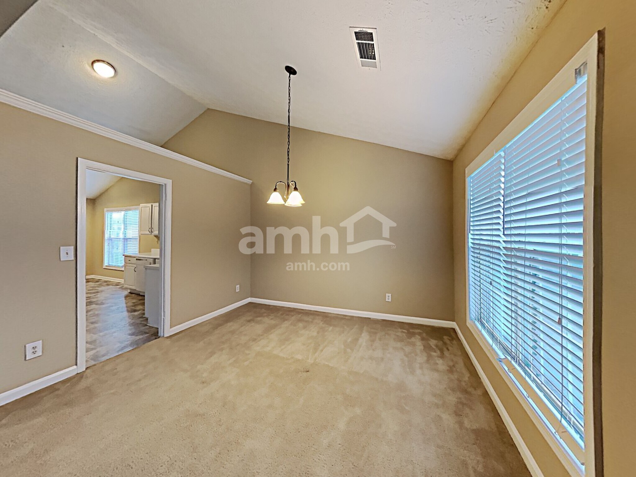 Building Photo - 1545 Maple Pointe Ct