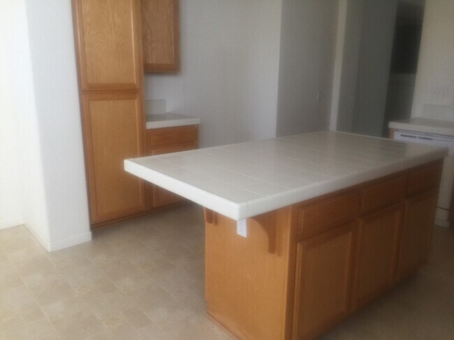 Building Photo - 3962 Blackberry Ave