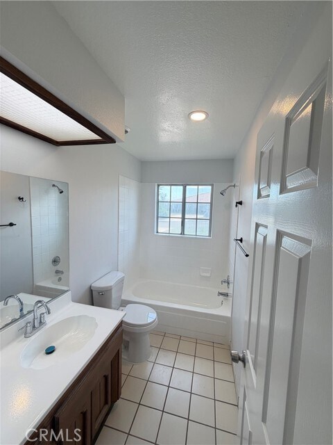 Building Photo - 17950 Fremontia Ln