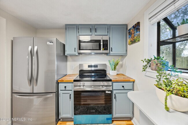 Building Photo - 3672 Boone Park Ave