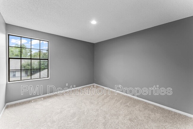 Building Photo - 16107 W 141st Terrace