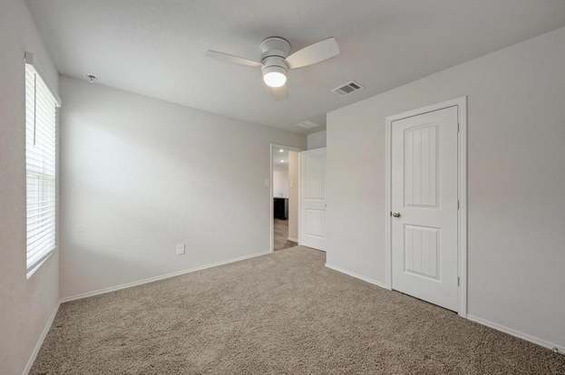 Building Photo - 105 Calgary Ln
