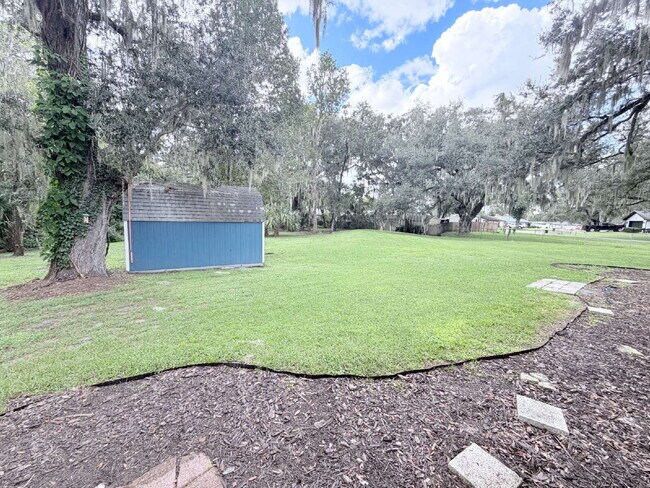 Building Photo - 2139 Parker Rd