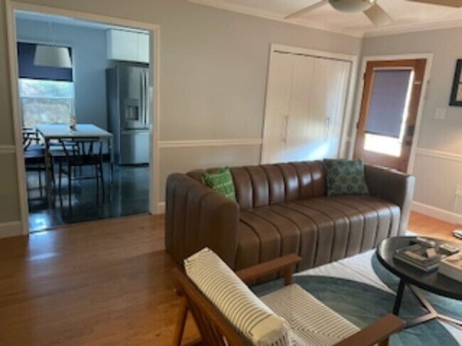 Building Photo - Great Home in Country Club Estates off Brentwood - Heart of South Baton Rouge