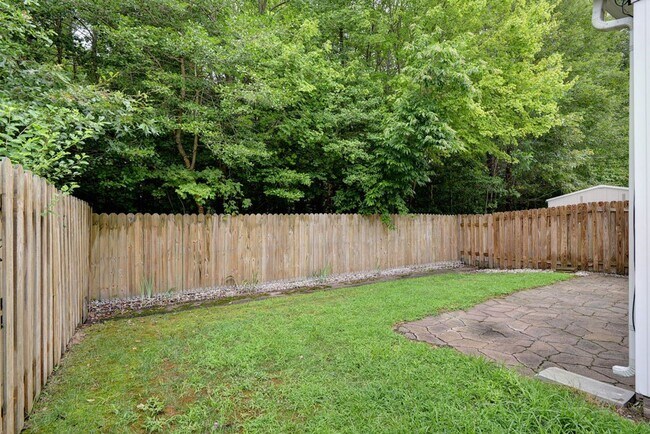 Building Photo - Spacious Duplex in Willow Lakes