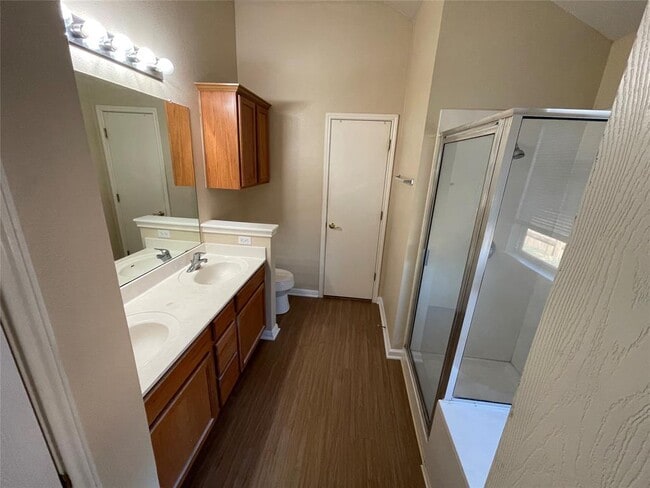 Building Photo - 602 Losoya Ct