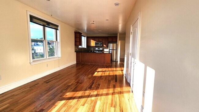 Building Photo - 1000 West St