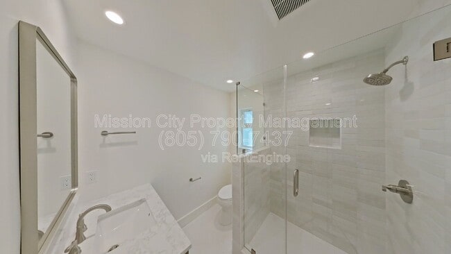 Building Photo - 328 W Pedregosa St