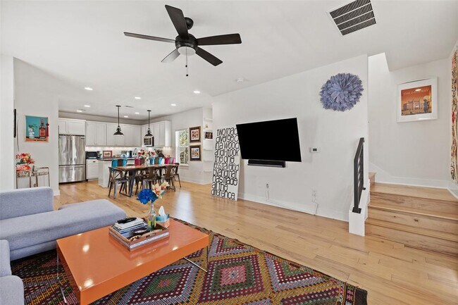 Building Photo - 2713 Halcyon Dr