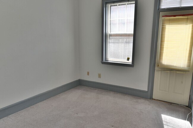 Building Photo - 1008 N 3rd St