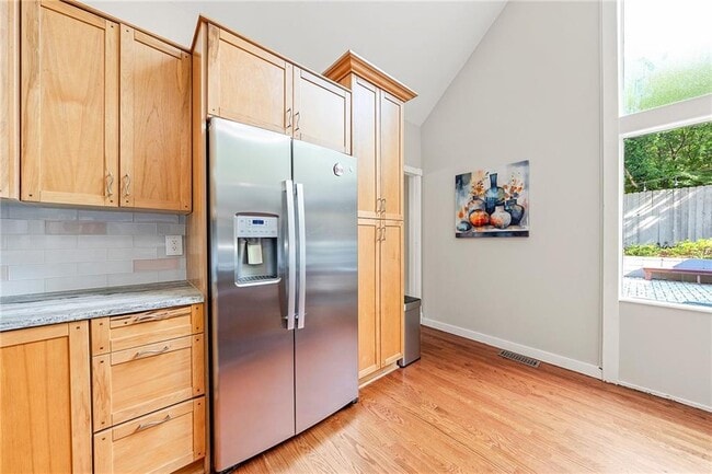 Building Photo - 235 Hillside Dr NW