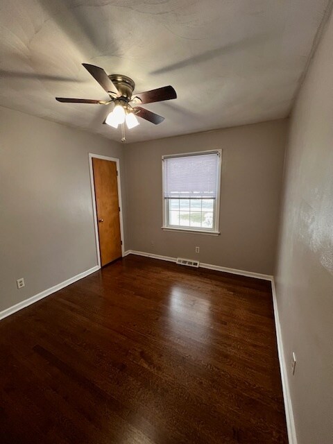 Building Photo - 5680 Meadowcrest St