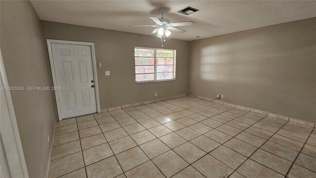 Building Photo - 5030 SW 26th Ave