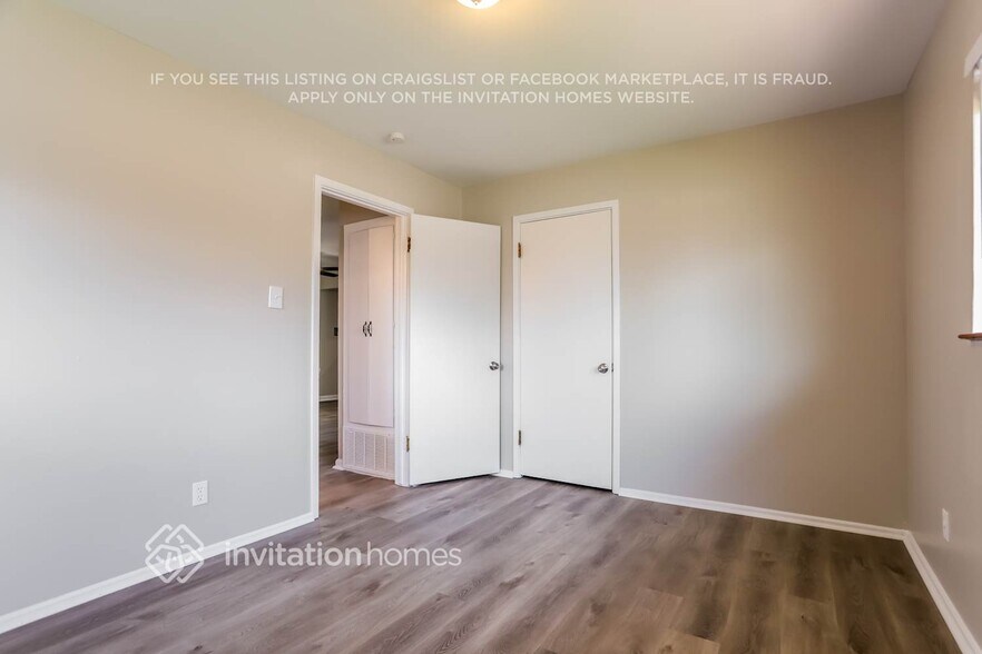 Building Photo - 2727 S Stuart St