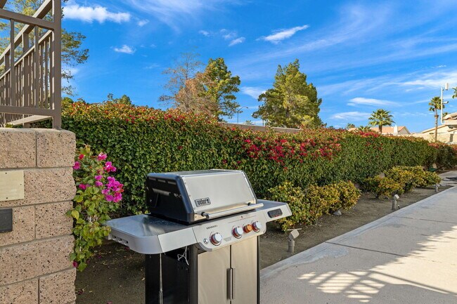 Building Photo - 45553 Meadow Lake Dr