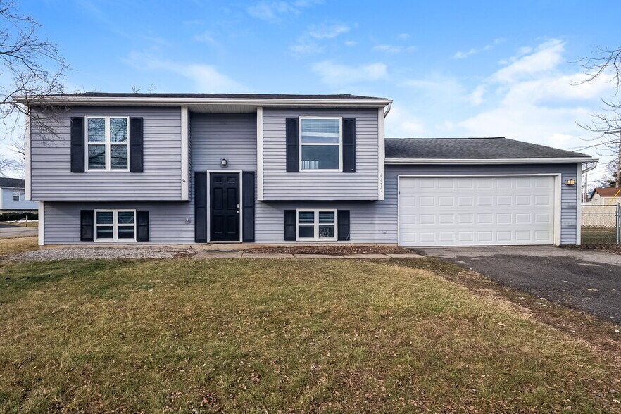 Primary Photo - 4475 Charlotte Rd