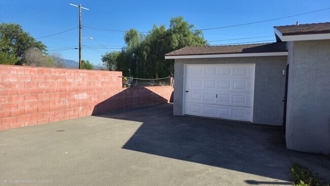 Building Photo - 2-Bedroom Single-Family Home in Pacoima – Large Fenced Yard & Garage